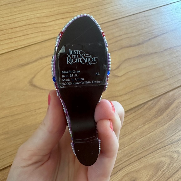 Vintage Just The Right Shoe Collection: Festive - Picture 10 of 10